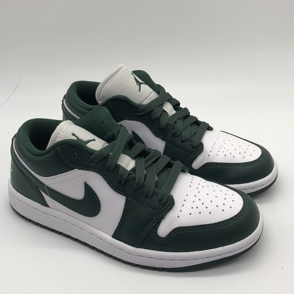 New Women’s Air Jordan Retro 1 Low 'Galactic Jade' DC0774-113 NWOB - Picture 2 of 5